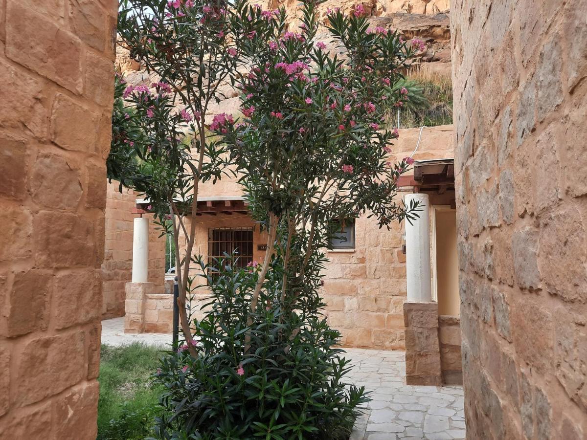 Afra Hot Springs Chalets At-Tafilah Exterior foto
